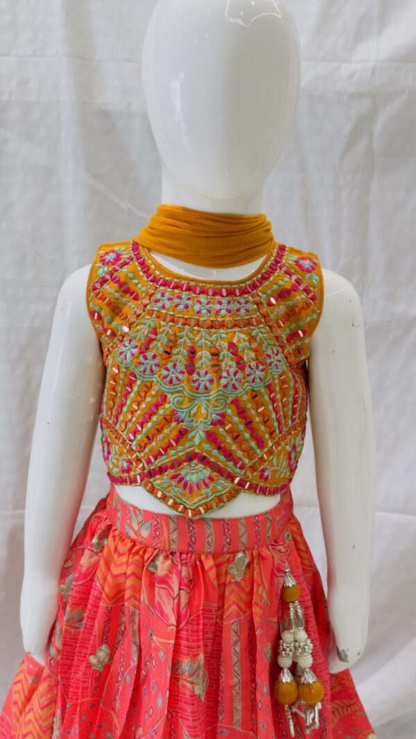Girls Ethnic crop top - Image 3