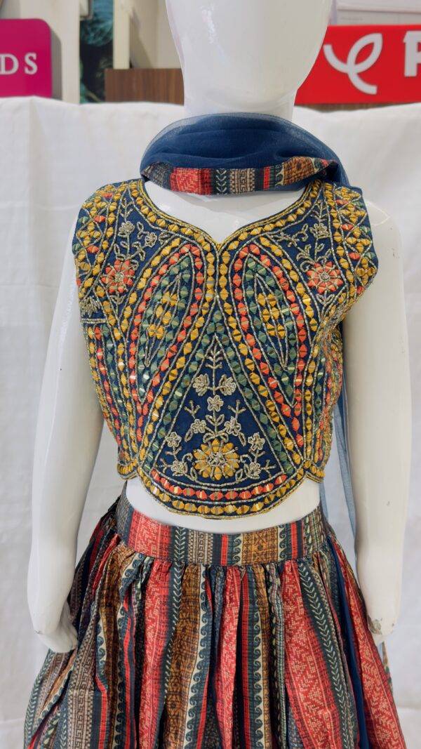 Girls Ethnic wear Maslin fabric Malty color crop top - Image 2