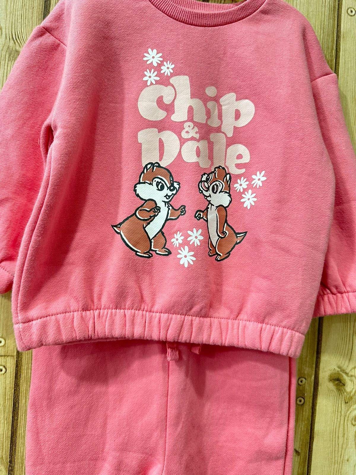 Adorable Chip & Dale Pink Kids' Two-Piece Set - Sweatshirt and Joggers