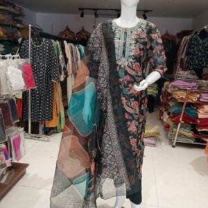 black primum party wear dress