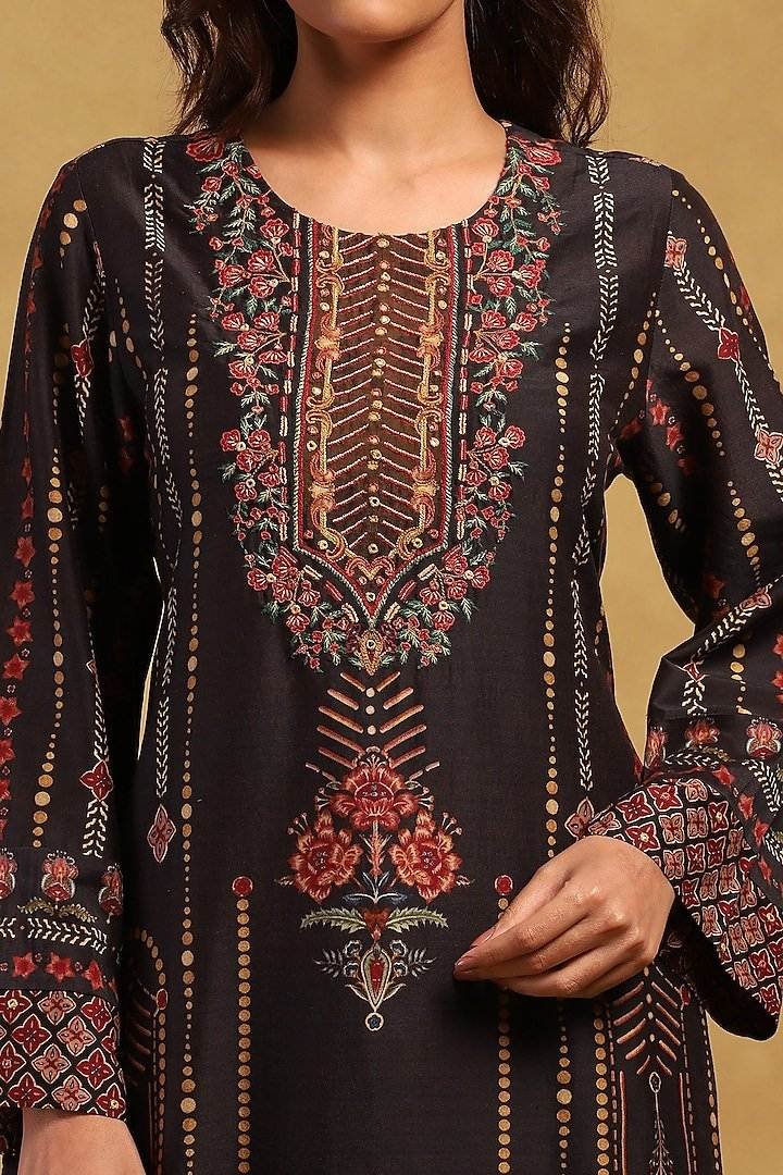 Black Kiraj Kurta Set.
