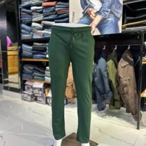  men's green joggers or track pants